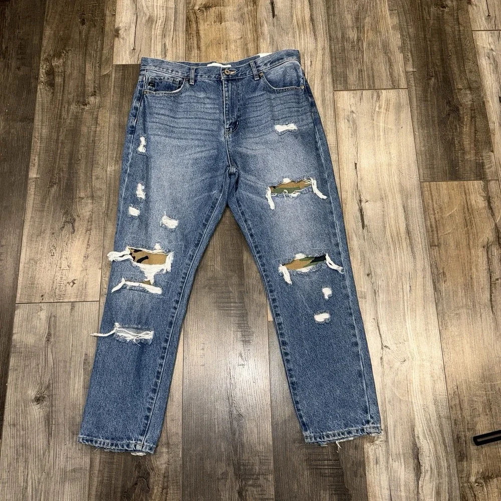 KanCan Los Angeles Camo Patches Distressed Jeans Size 11/29 NEW